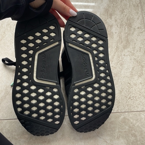 Adidas NMD_R1 Mint Glow - Picture 3 of 4